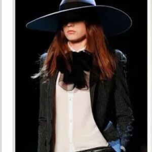 Black Bow Brooch With Watch